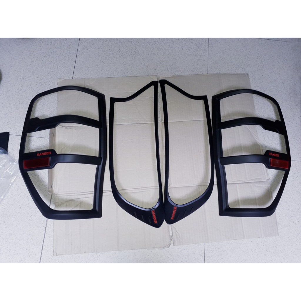 Bộ 4 ốp đèn pha hậu Ford Ranger 2014-2020 màu đen
