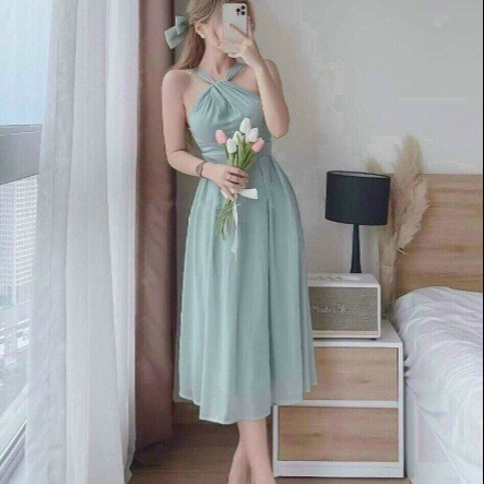 Đầm tiểu thư voan lụa cổ chéo dáng dài màu trắng
