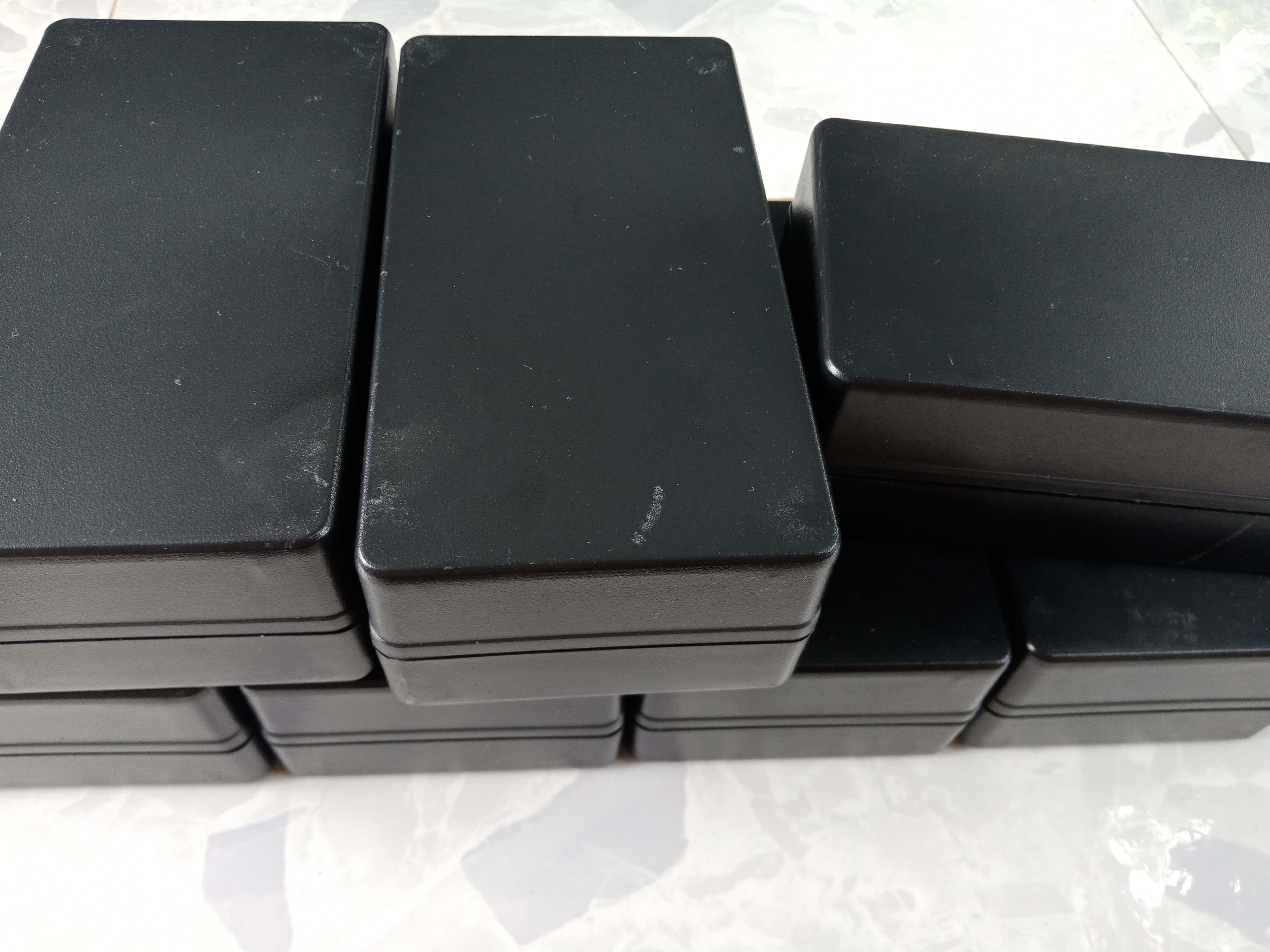 Hộp nhựa đen dùng chế thiết bị điện giá rẻ