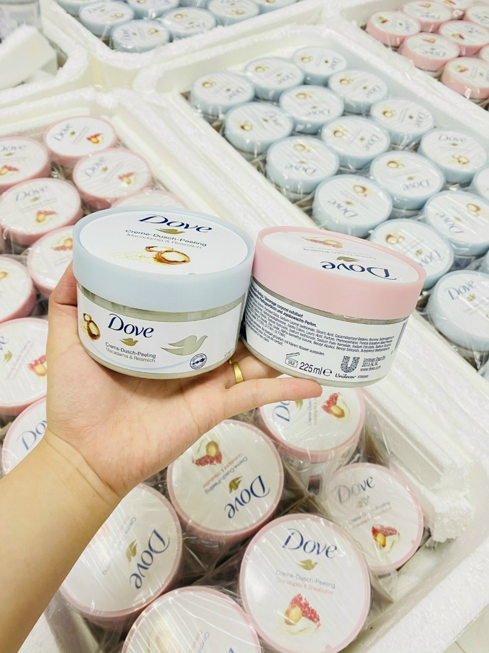 Tẩy Da Chết Toàn Thân DOVE Exfoliating Body Polish