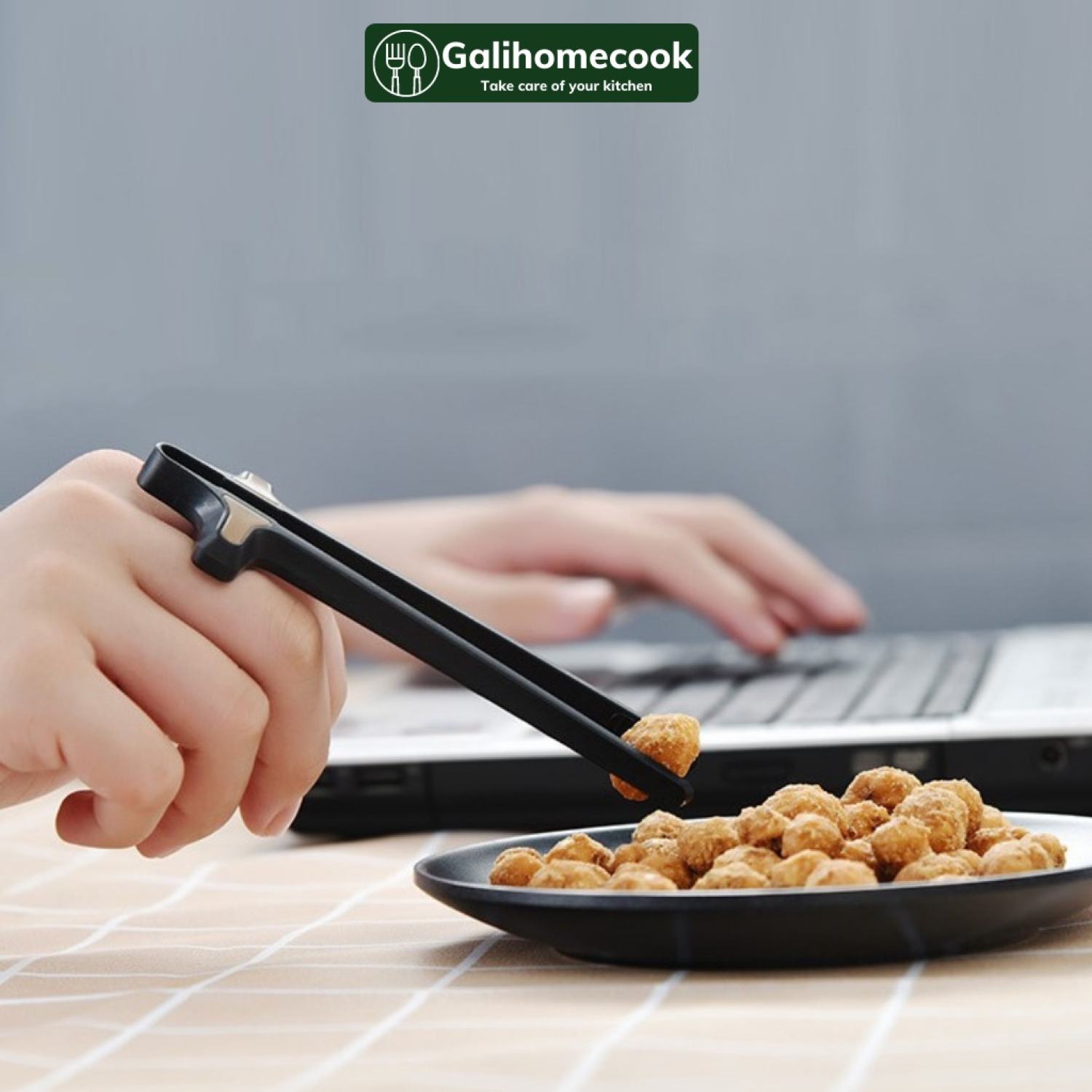 Đũa gắp thức ăn vặt cao cấp dùng cho chơi game, làm việc văn phòng| Galihomecook