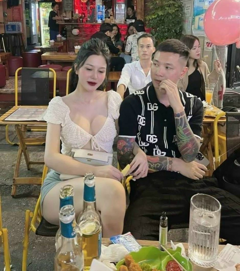 Áo xốp hoa tay ngắn cột dây ngực sexy , kiểu dáng croptop hot hit