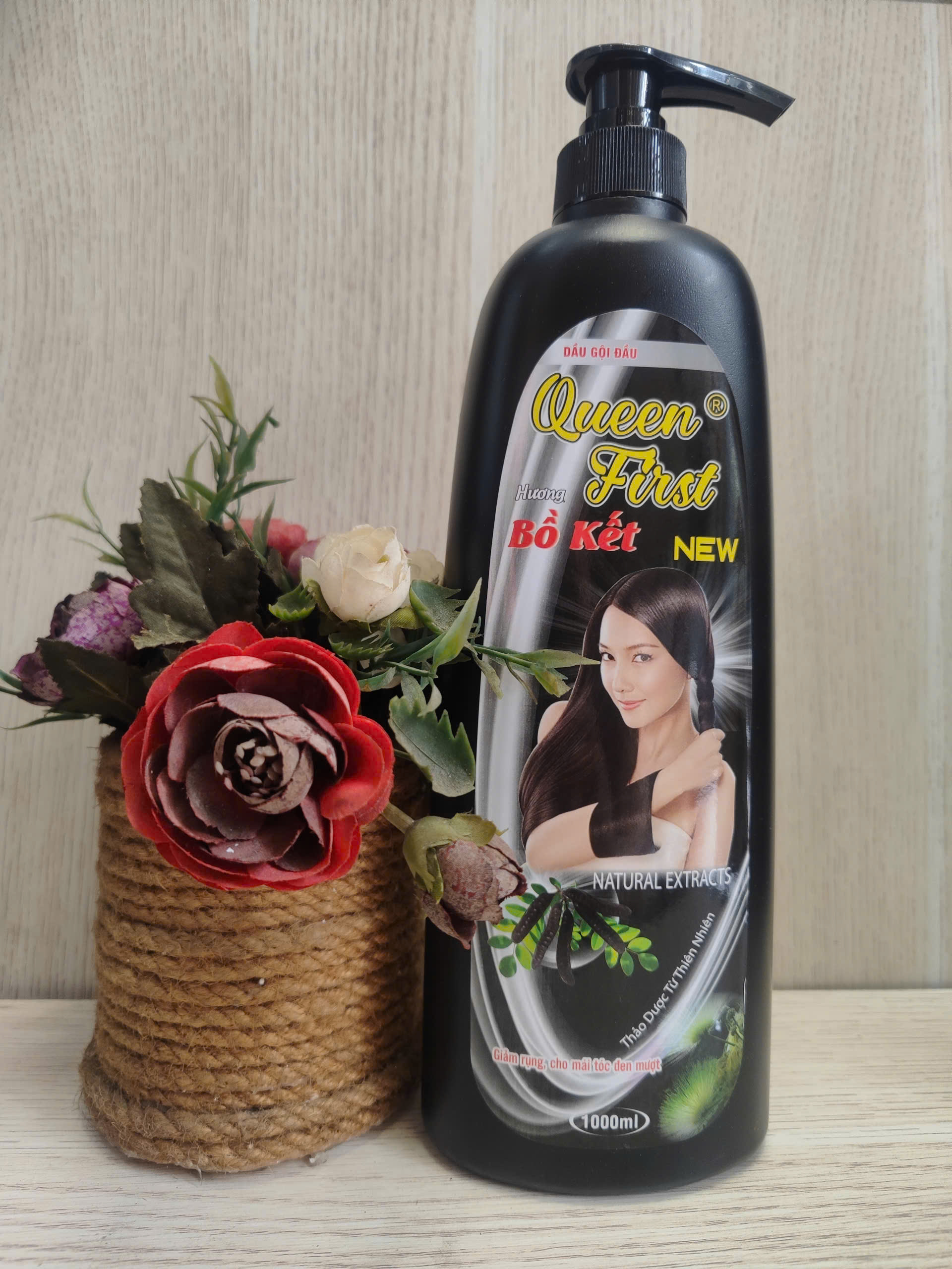 Combo 2 chai dầu gội Queen First bồ kết mỗi chai 1000ml giúp tóc đen mượt , giảm gãy rụng , chắc khoẻ , sạch gàu