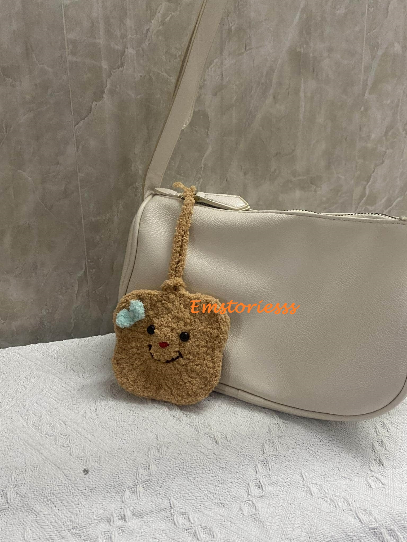 Nong Noey Butterbear Airpod holder Ví nhỏ đựng airpod và tiền lẻ -  Len, sợi, đan, móc [Handmade]