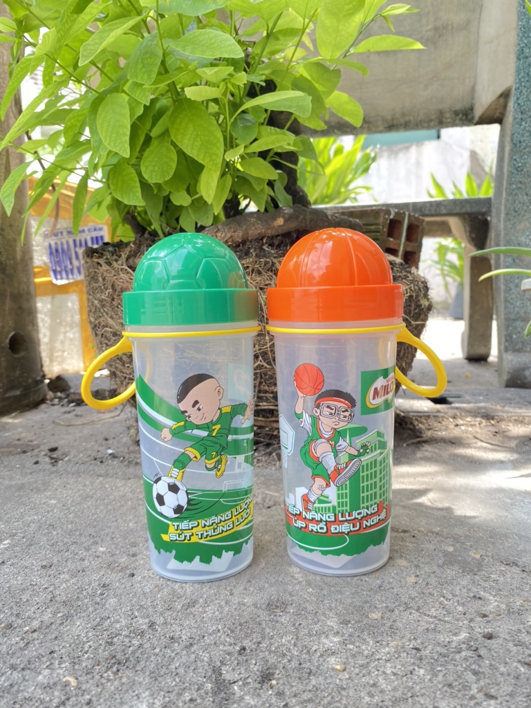 1 Bình nước Milo năng động cho bé 500ml