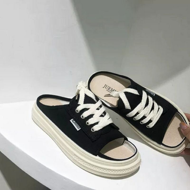 Giày sục thể thao hở mũi đen và kẻ caro-chất canvas đế cao 3cm siêu xinh