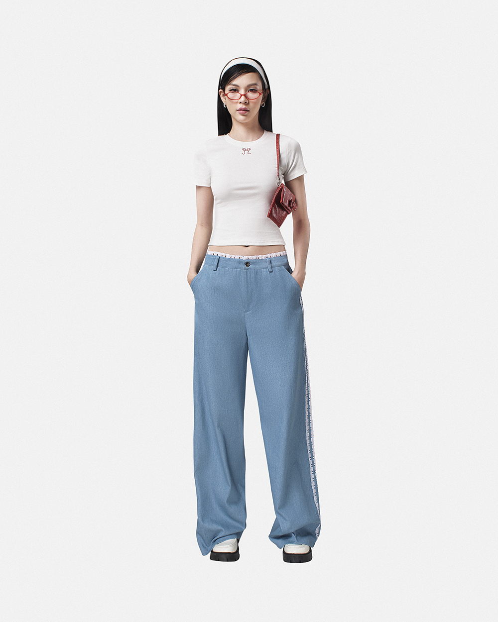 Quần Shebyshj ống suông rộng màu xanh jeans Chi Pu - Jeans Over Pants