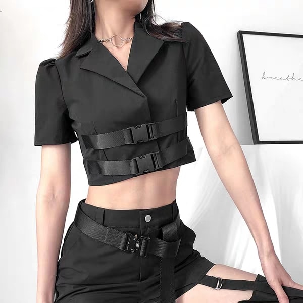 Áo croptop cổ vest dây gài cá tính Đen