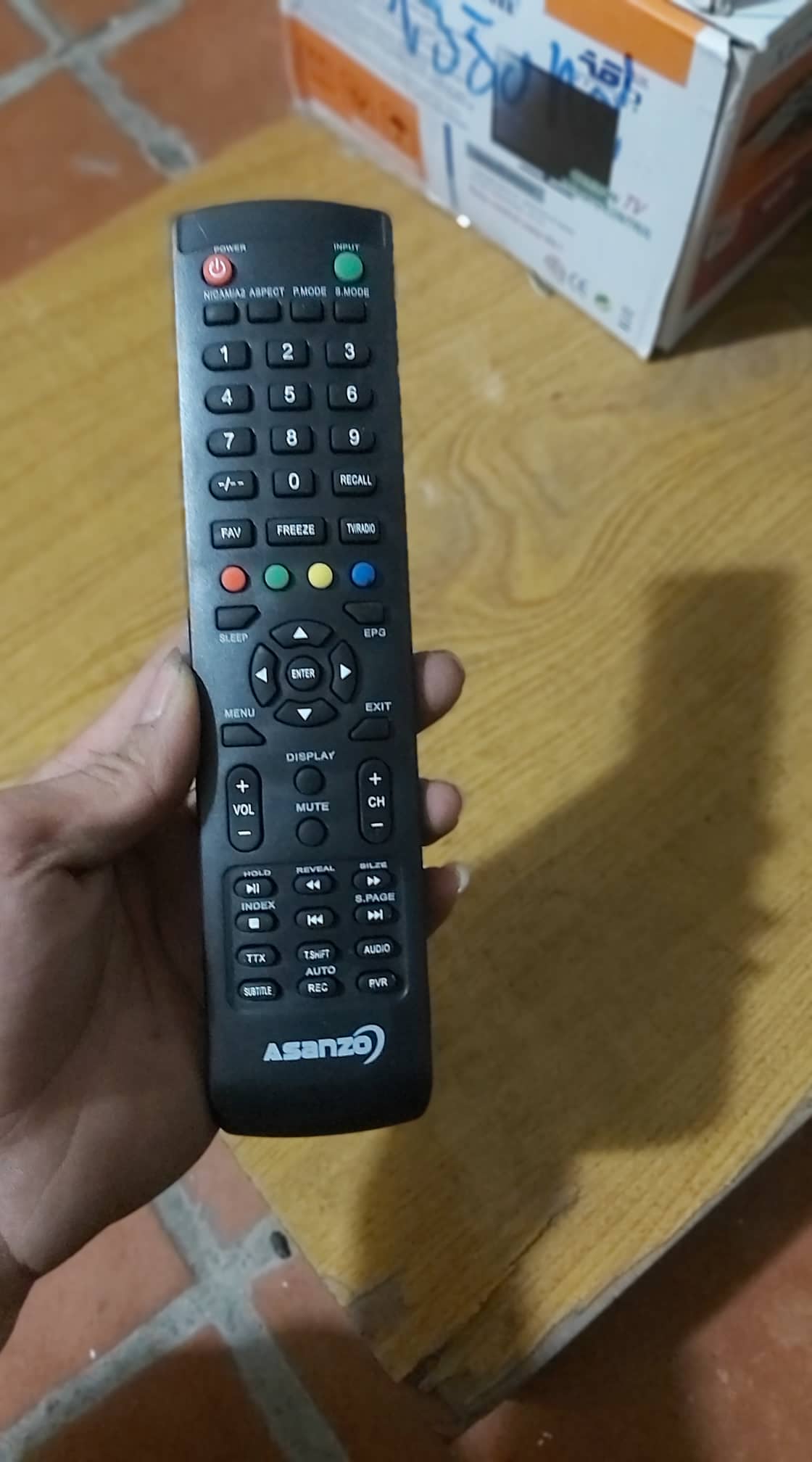 Điêu khiển tivi asanzzo cong