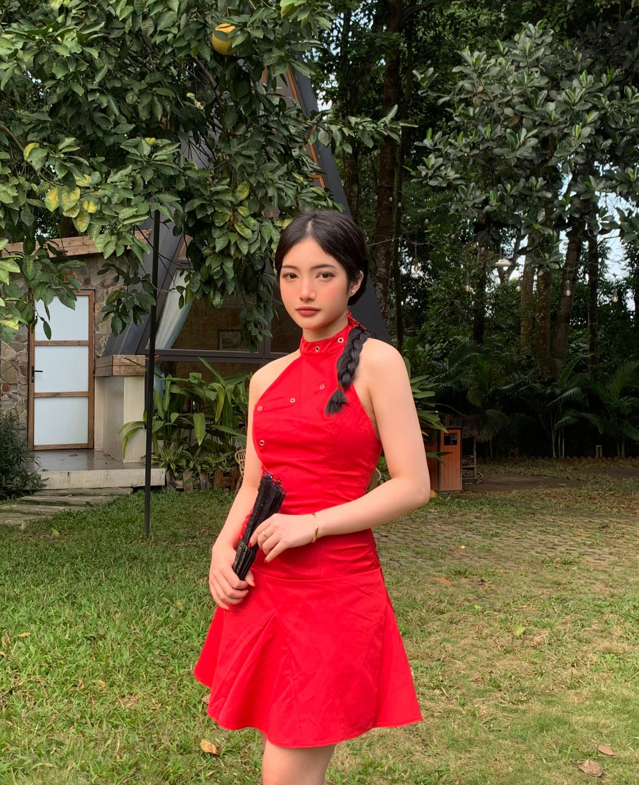 Đầm cổ yếm phối khuyên dáng xoè siêu sáng chảnh , đầm xoè cổ yếm | carla dress | secodee