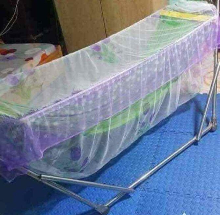 Mùng chùm võng chống mũi cho bé