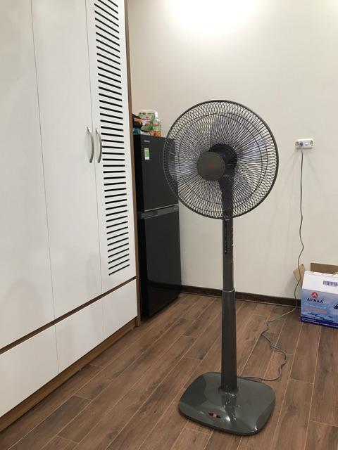 Quạt cây kdk m40k có điều khiển