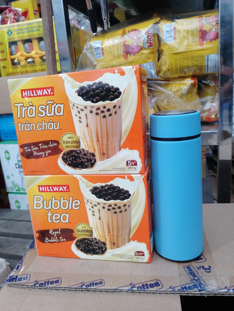 Combo 2 hộp Trà Sữa Trân Châu Hillway vị dâu, tặng kèm bình giữ nhiệt