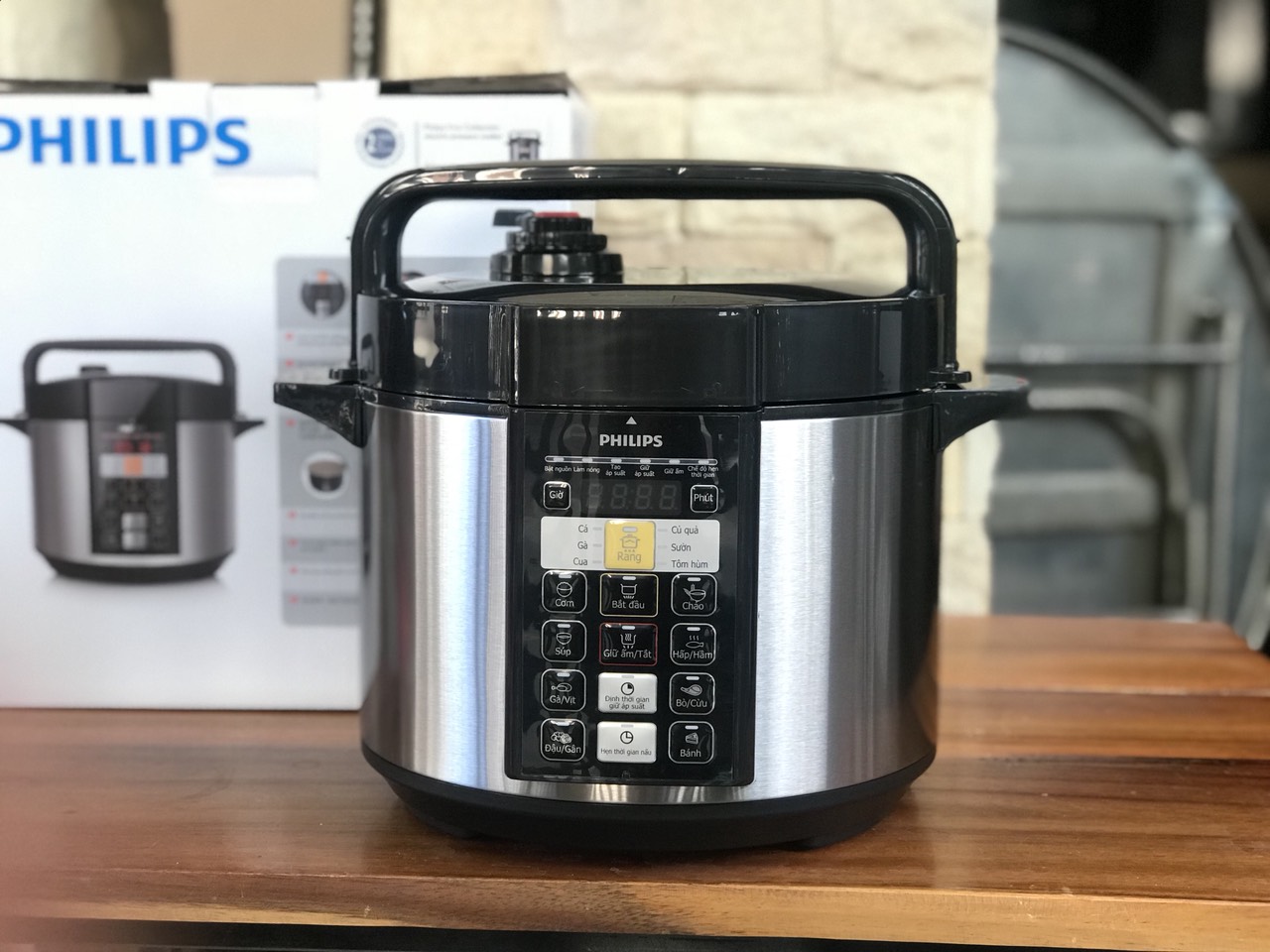 Nồi áp suất điện Philips 5 lít HD2136, nấu được nhiều món ăn hấp dẫn chỉ trong thời gian ngắn, sản phẩm được bảo hành 12 tháng ( bảo hành điện tử)