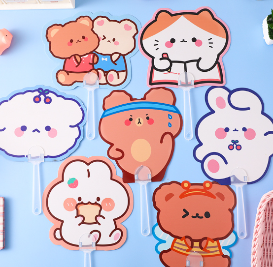 Quạt nhựa cầm tay hình thú cute