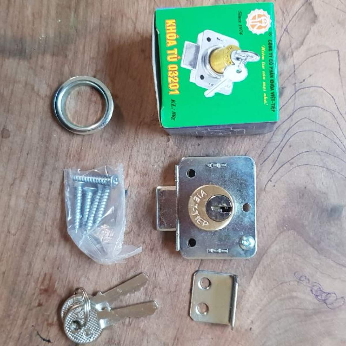 Khóa tủ việt tiệp 03201