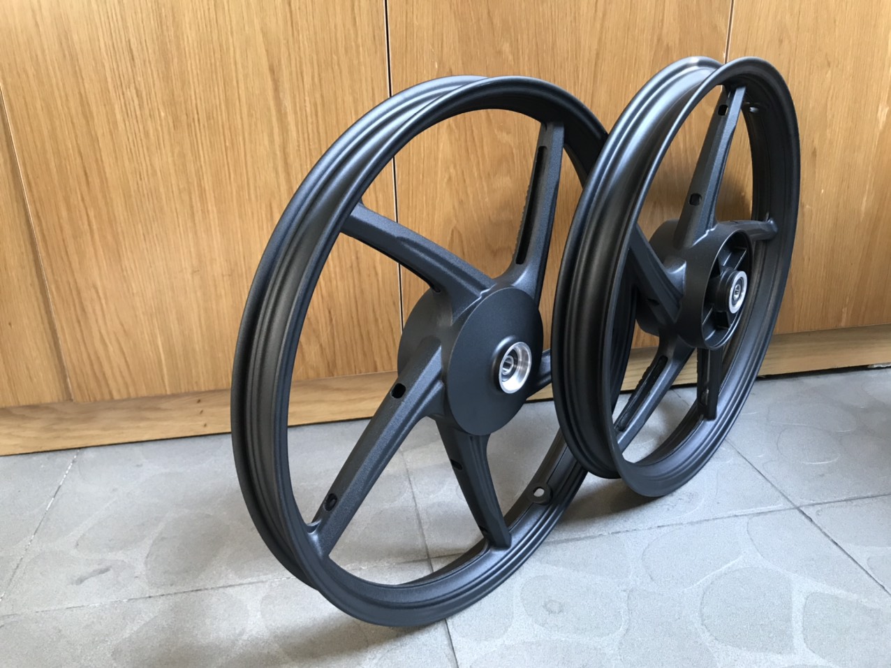 Mâm vành đúc 5 cây Rapido đùm-phanh cơ 110 lên zin không chế cháo cho Wave rsx 110,Wave @ 110,Blade,