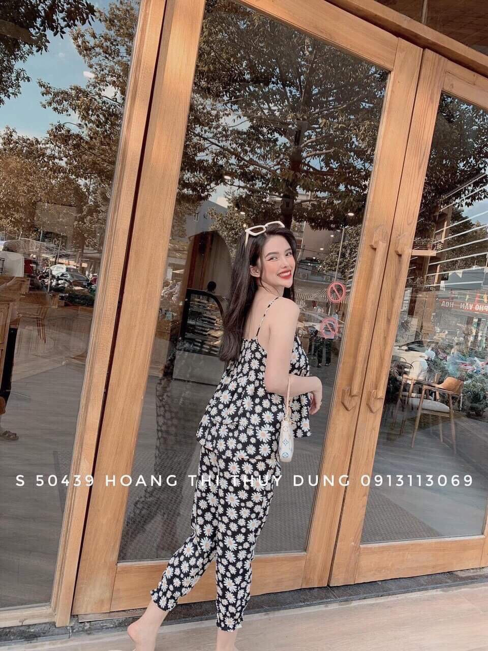 Set áo hai dây form xòe hạo tiết hoa dã quỳ và quần lửng