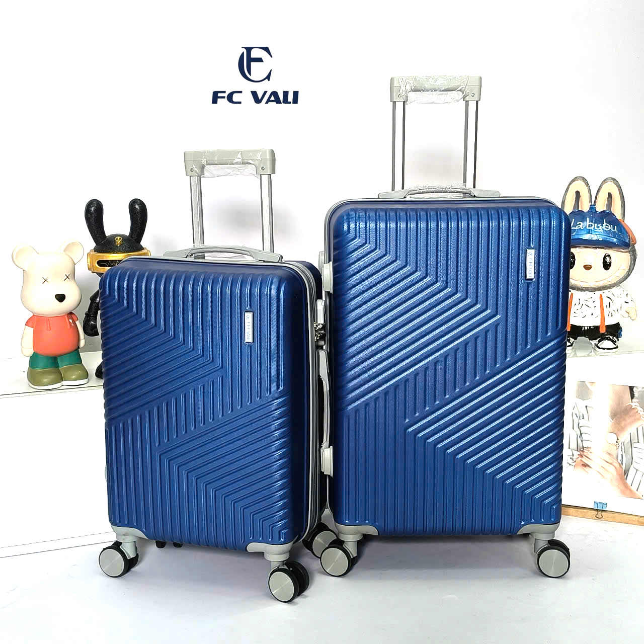 Vali du lịch. Vali du lịch mới.Vali du lịch dung tích lớn. Dùng đi công tác, đi chơi, đi học đề