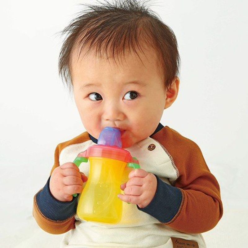 Bình tập uống nước Pigeon 150ml, cốc tập hút cho bé Nhật Bản