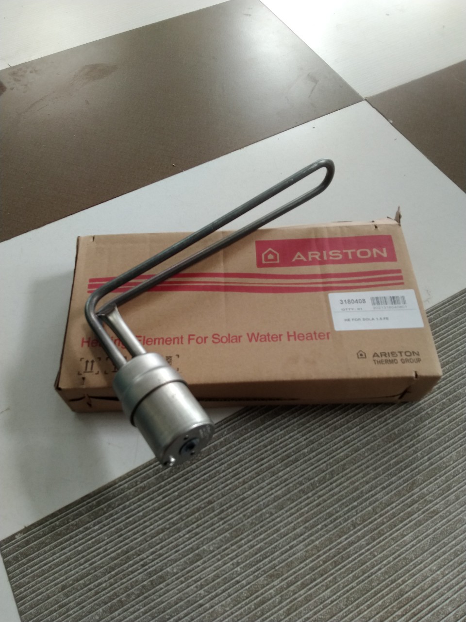 điện trở máy nước nóng năng lượng mặt trời Ariston, 1500W, phi 47, 220V AC