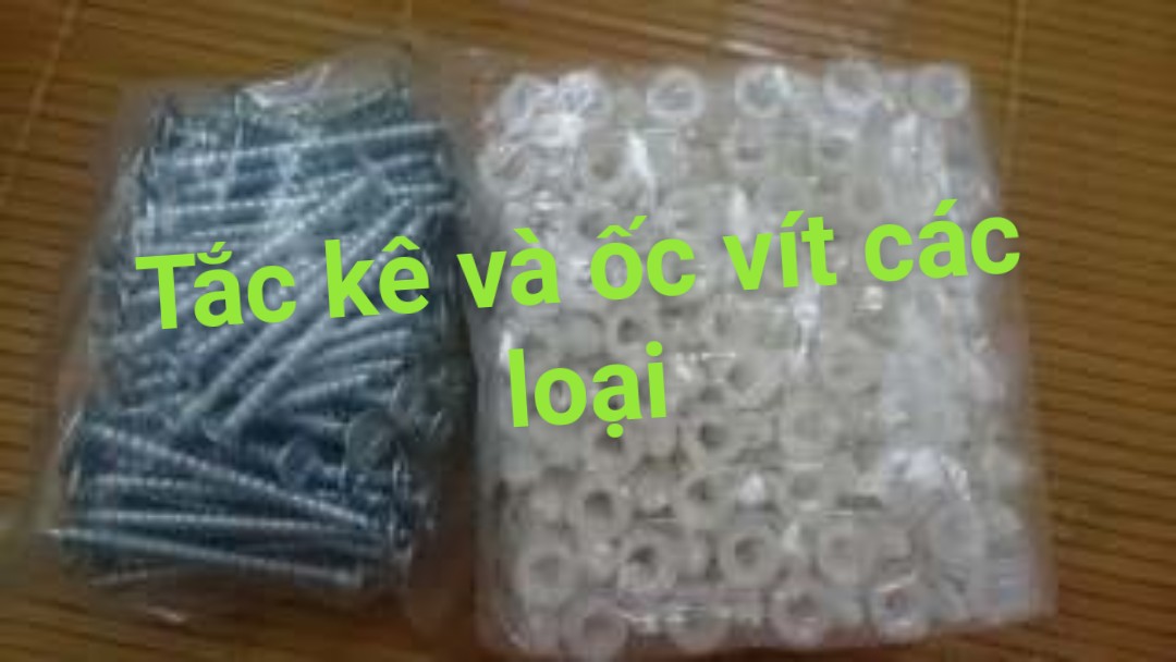 Tắc kê và ốc vít đi kèm với tắc kê