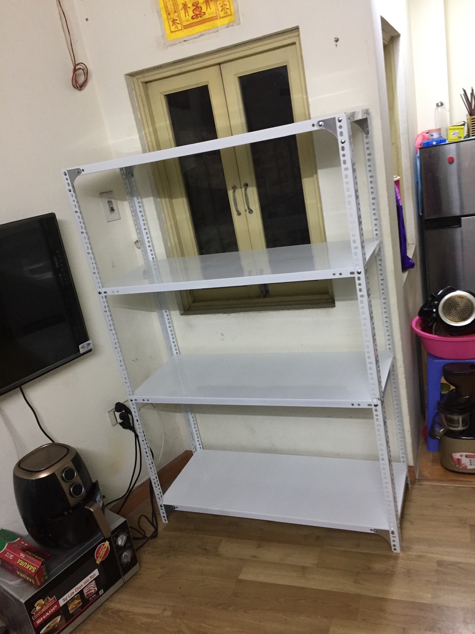 Kệ sắt v lỗ đa năng 4 tầng: cao 1m5 x dài 60cm x rộng 30cm