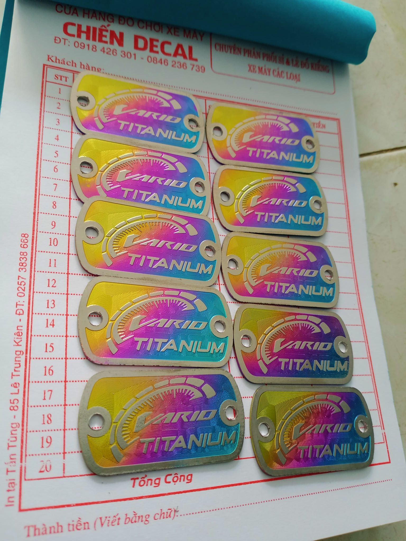Nắp dầu tay thắng đĩa trước xe máy Vario .titanmum.( có phân loại mỗi nắp-và phân loại nắp+2 ốc gr5 các bạn mua chọn nhé)
