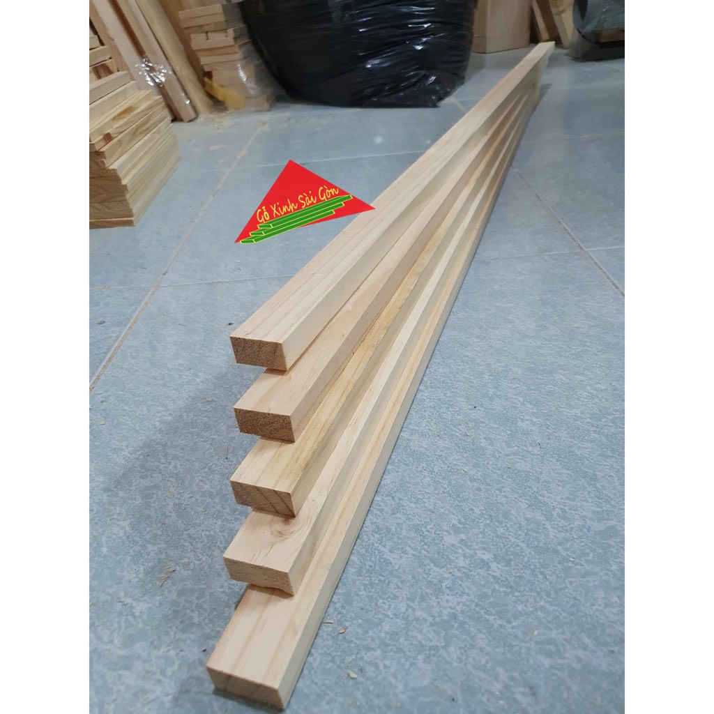 Thanh vuông dài 1m, rộng 3cm, dày 1.5cm đã tuyển chọn bào đẹp 4 mặt, rất phù hợp làm nẹp,trang trí,đóng vật dụng