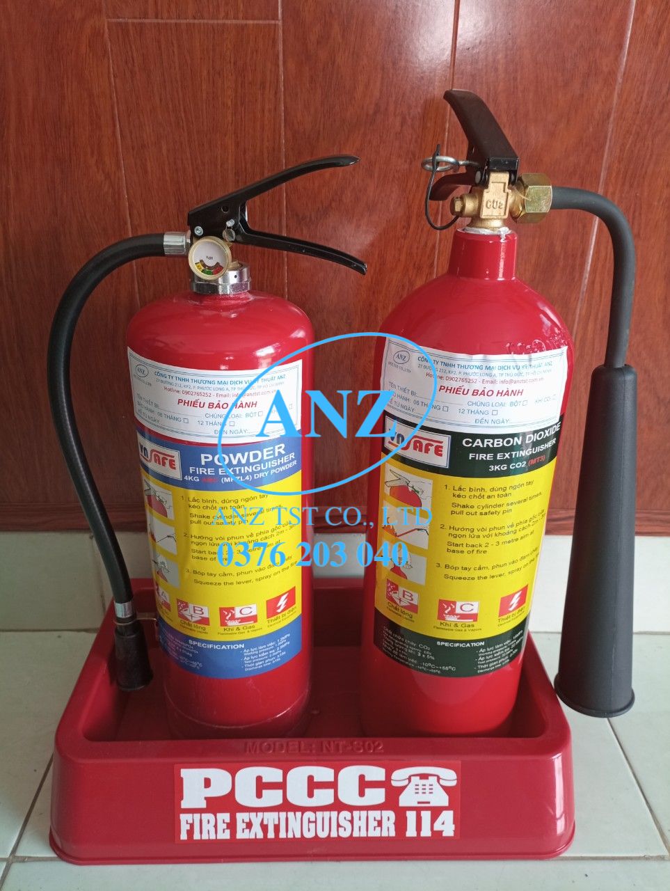 Combo 2 bình chữa cháy Co2 3kg, ABC 4kg kèm kệ nhựa- Tặng Bộ nội quy tiêu lệnh