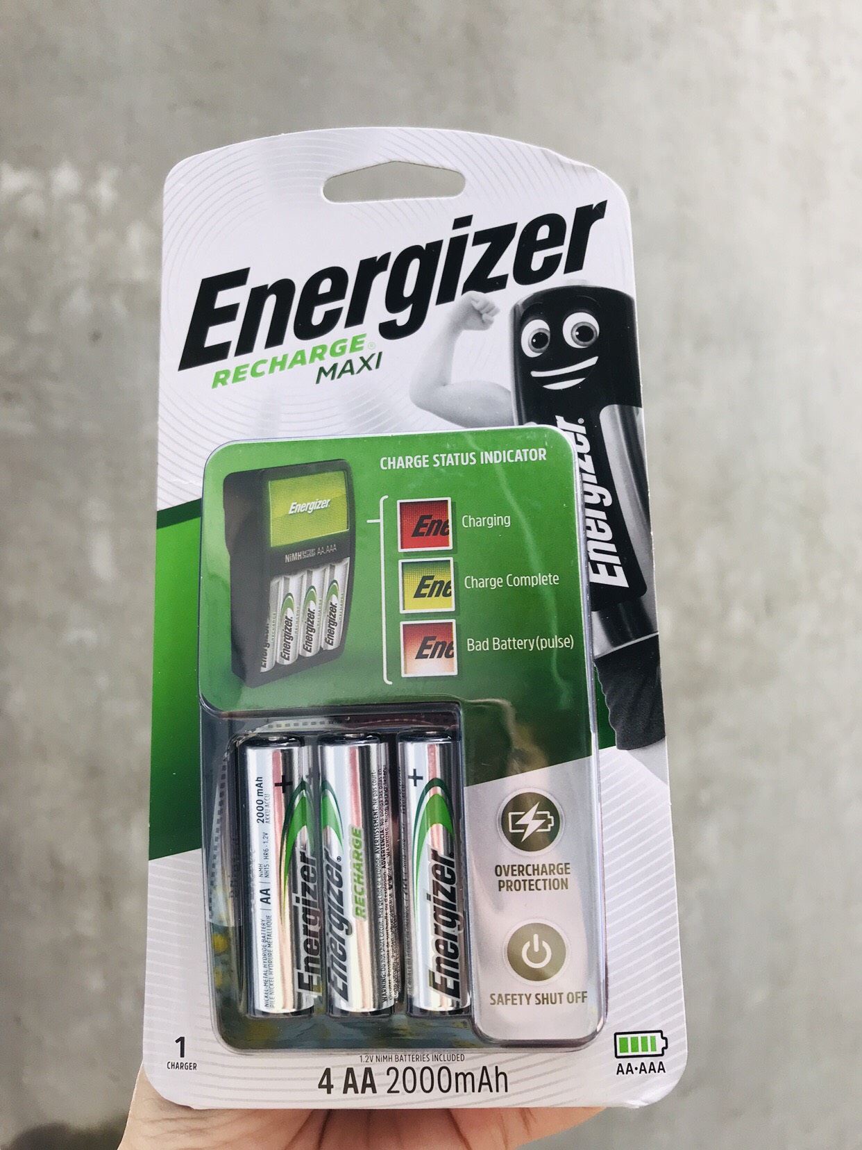 Bộ sạc Energizer Charger kèm 4 pin Ener AA 2000mAh, tự ngắt sạc