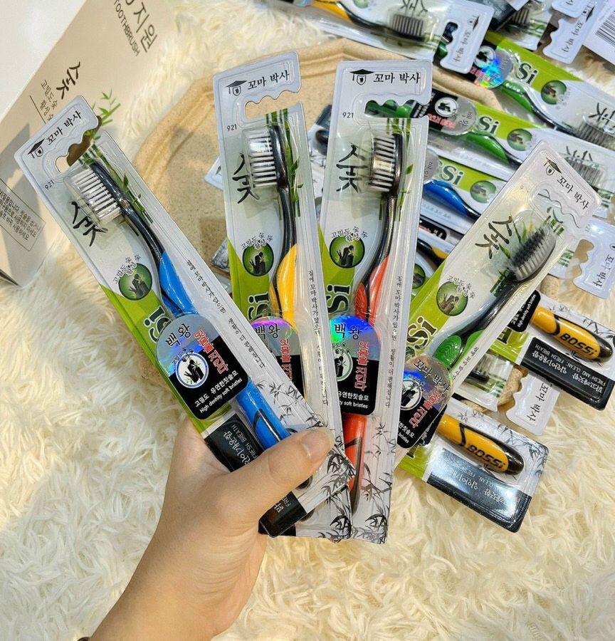 Bàn chải than tre hoạt tính Bossi công nghệ Hàn Quốc- 1 THÙNG 20 CÂY Made In  Korea