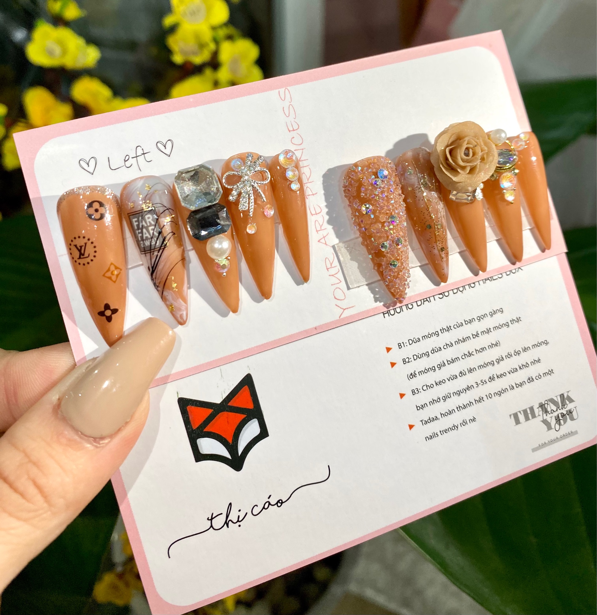 Móng úp thiết kế form nhọn dài tone nâu