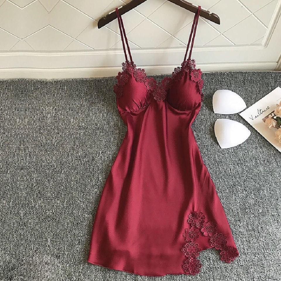 Đầm ngủ ren hoa liền thân lụa satin