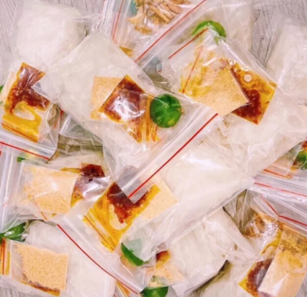 Bánh tráng rìa phơi sương vò muối tắc sate combo 50 bịt 100g