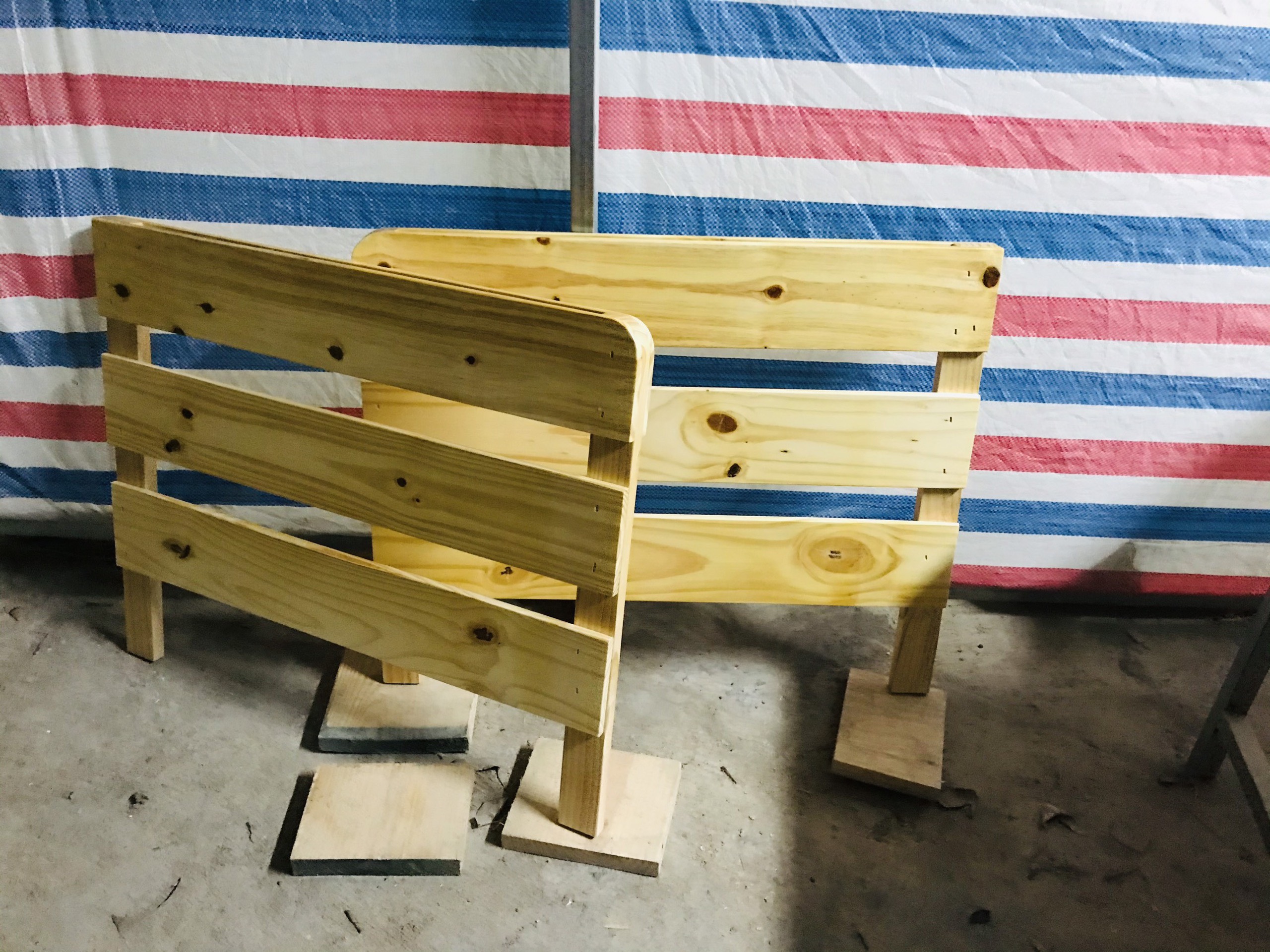 Đầu giường pallet gỗ thông nhập khẩu nhiều kích thước,