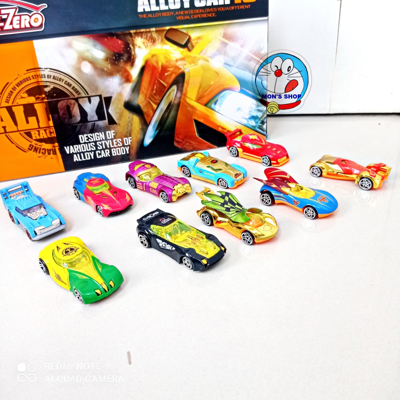 Hộp 10 chiếc xe sắt siêu anh hùng avengers chất liệu bằng sắt siêu bền