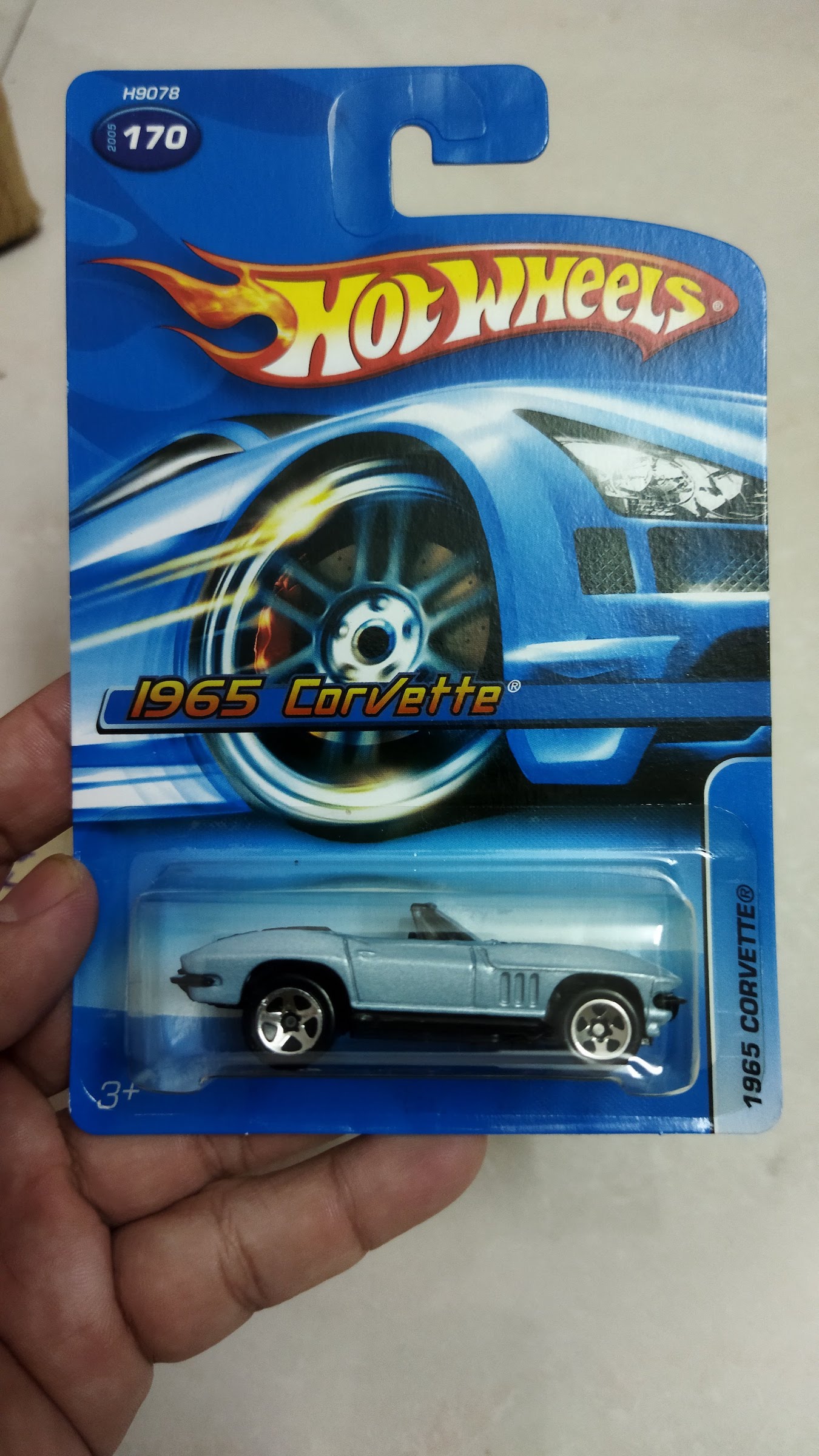Xe mô hình chính hãng hotwheels - 1965 corvette