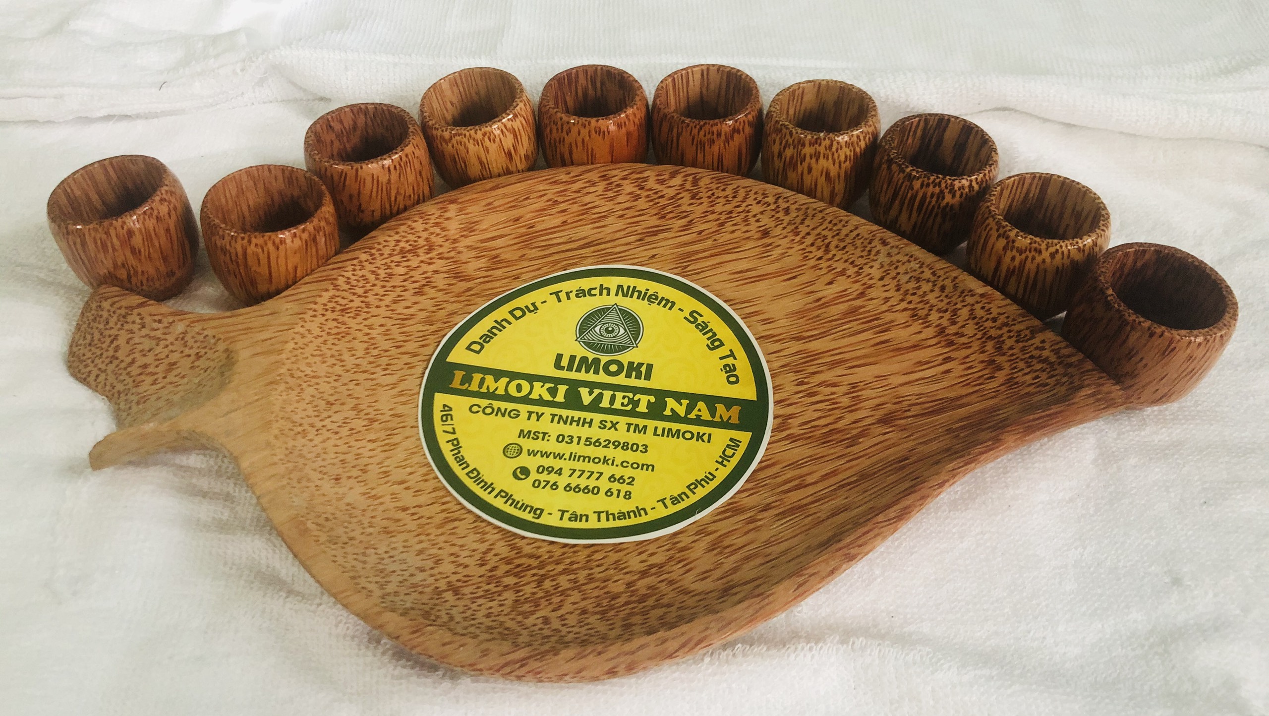 [HCM]Bộ 10 Ly Rượu Và Dĩa Gỗ Dừa Hình Lá