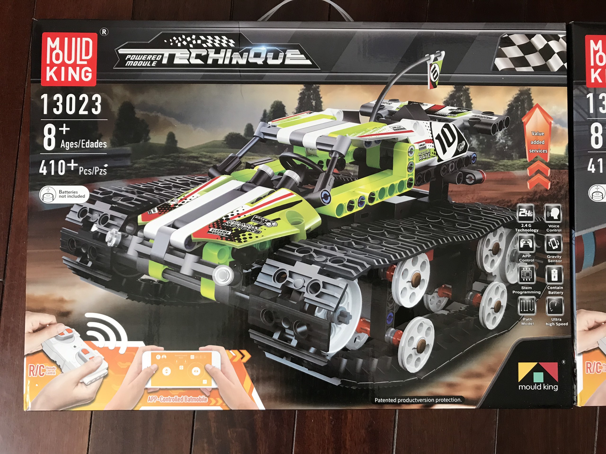 Đồ chơi lắp ghép  xe đua địa hình bánh xích điều khiển từ xa Mould King 13023