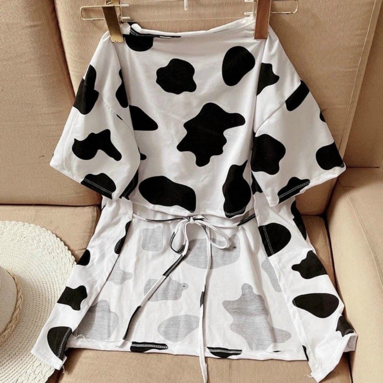 Áo thun nữ in BÒ SỮA hở lưng cột dây SAU LƯNG