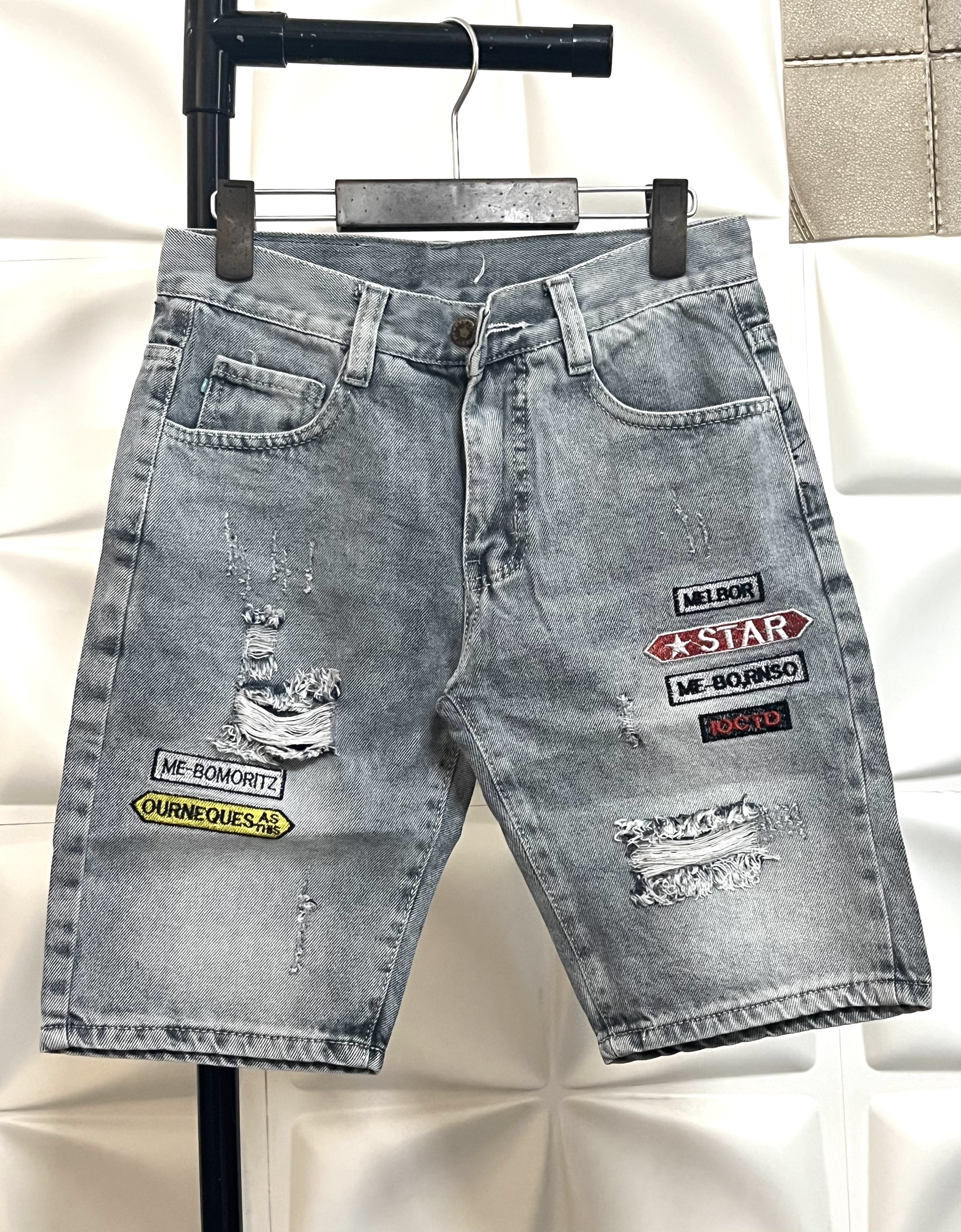 Quần đùi jean nam không co dãn thêu logo