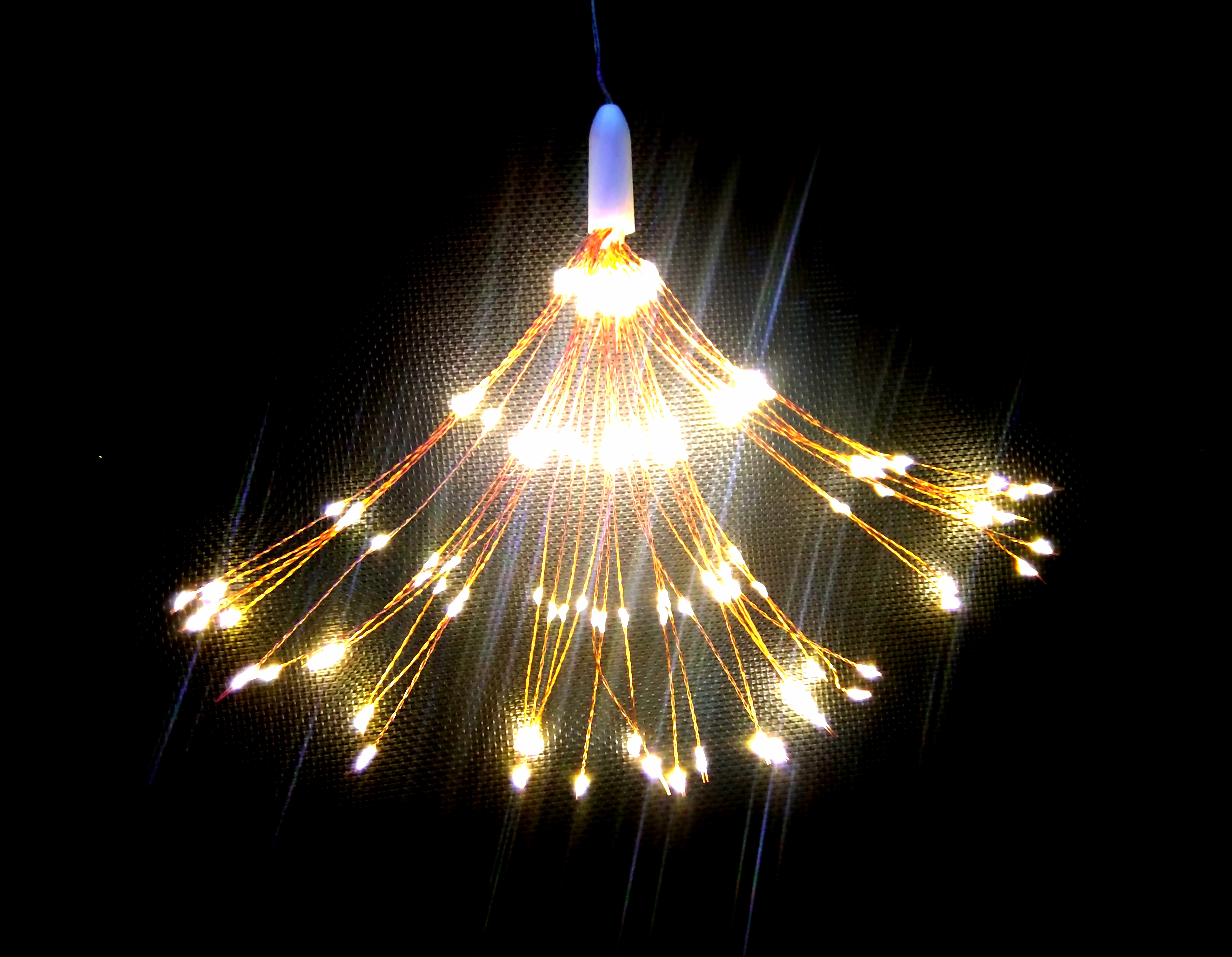 Dây đèn led trang trí hiệu ứng pháo hoa màu vàng ấm 105 bóng led lễ tết- có clip