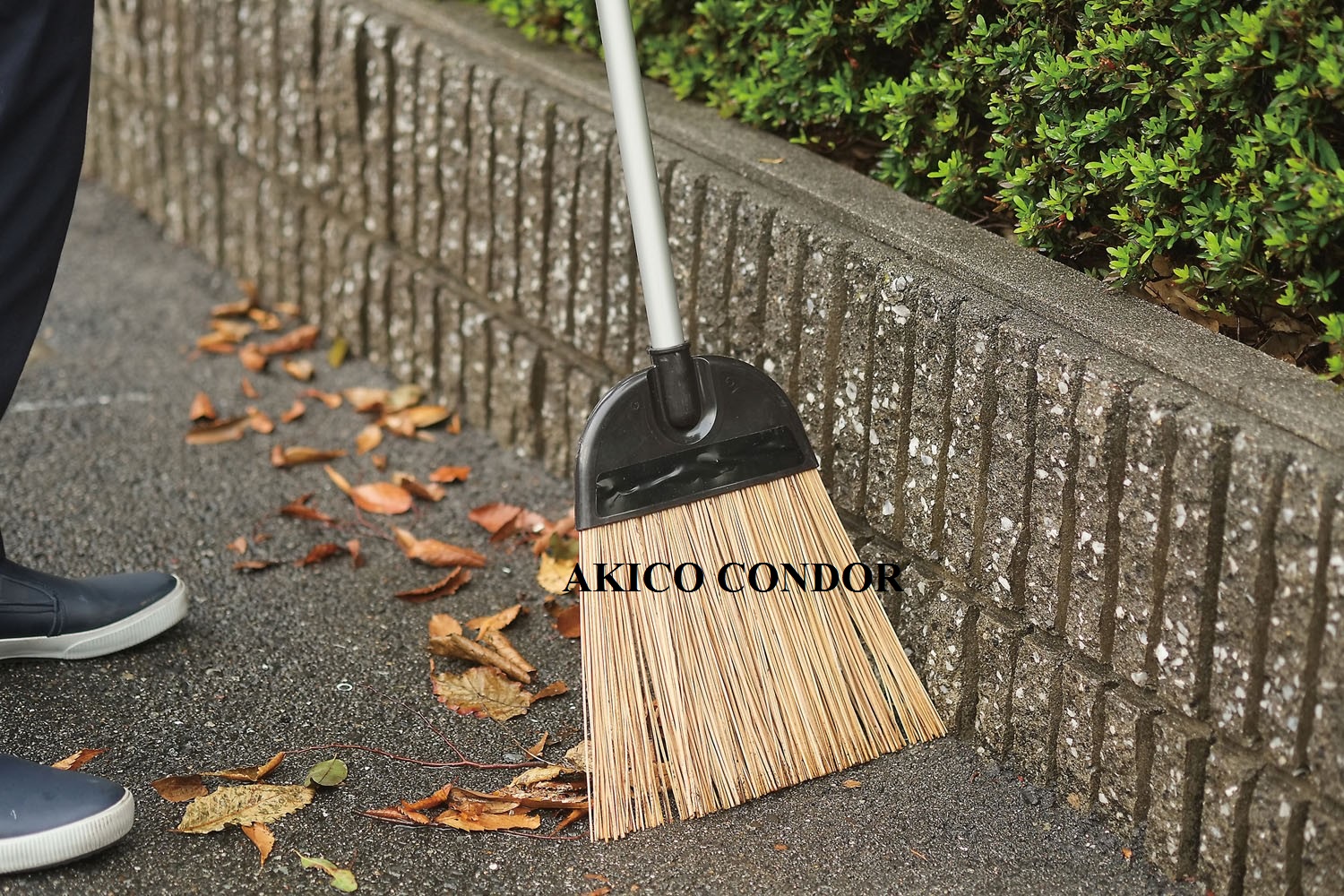 Chổi quét sân cán nhôm cao cấp xương dừa siêu nhẹ bền CONDOR JP