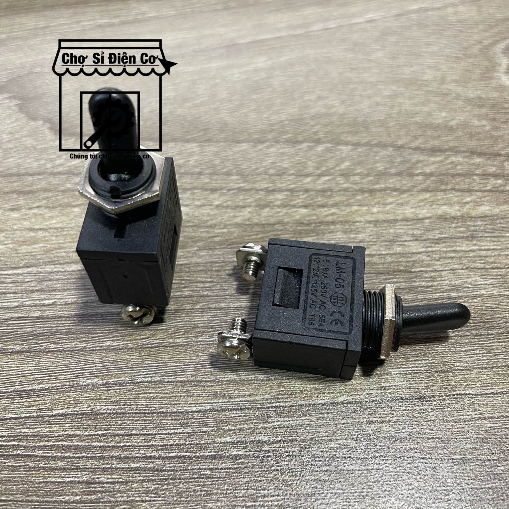 Công tắc đuôi máy mài makita 9523 hoặc 9553 các dòng giống 9553 hàng tốt
