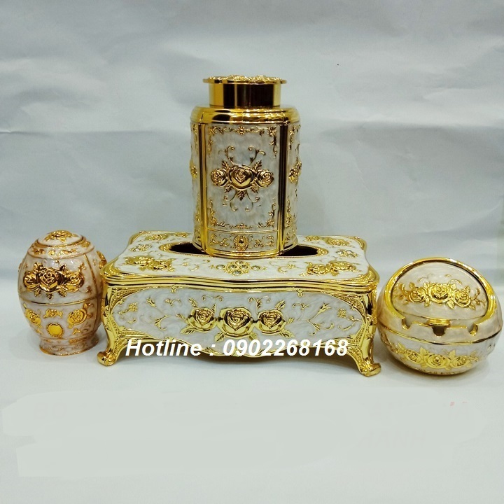 Bộ 4 món Hoàng Gia, hộp trà, lọ tăm, khay đựng giấy, gạt tàn, chất liệu hợp kim, màu vàng, hoa văn tinh tế, sang trọng