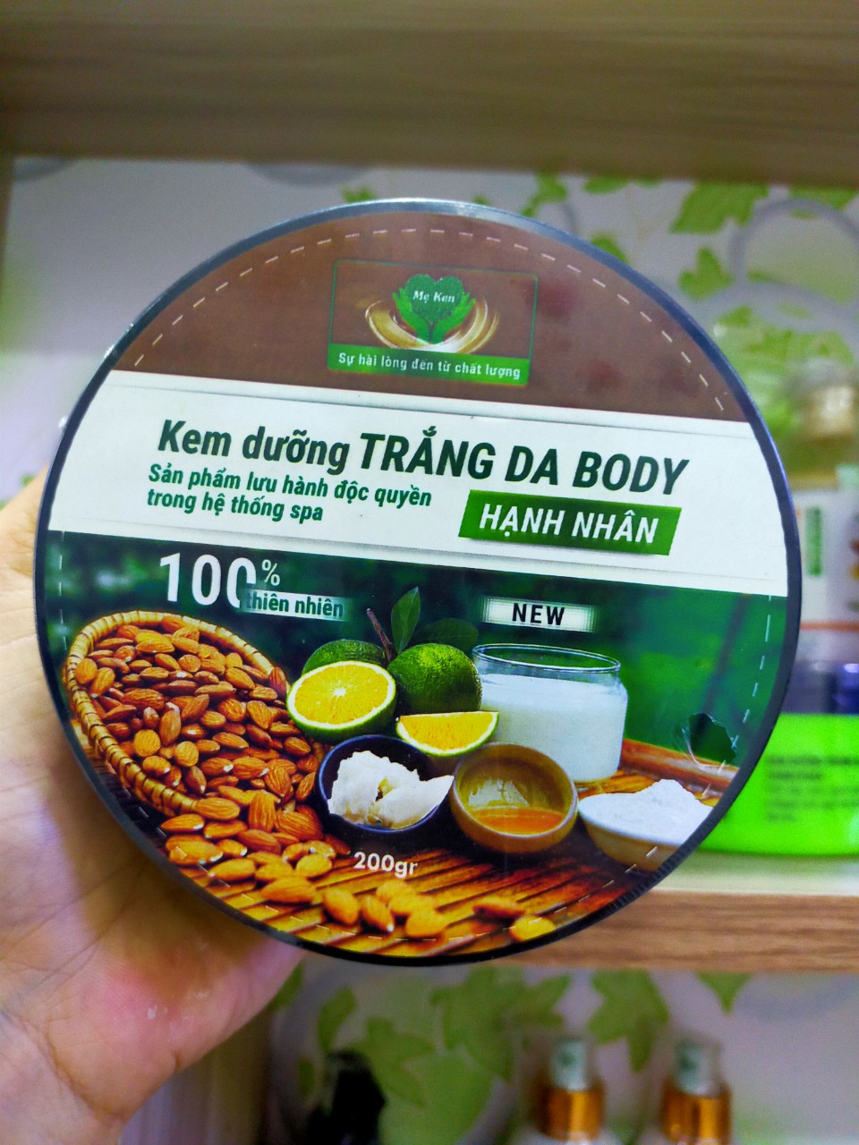 [HCM]KEM DƯỠNG TRẮNG DA BODY HẠNH NHÂN MẸ KEN-Không bắt nắng thẩm thấu nhanh không bết dính-Hũ 200ml