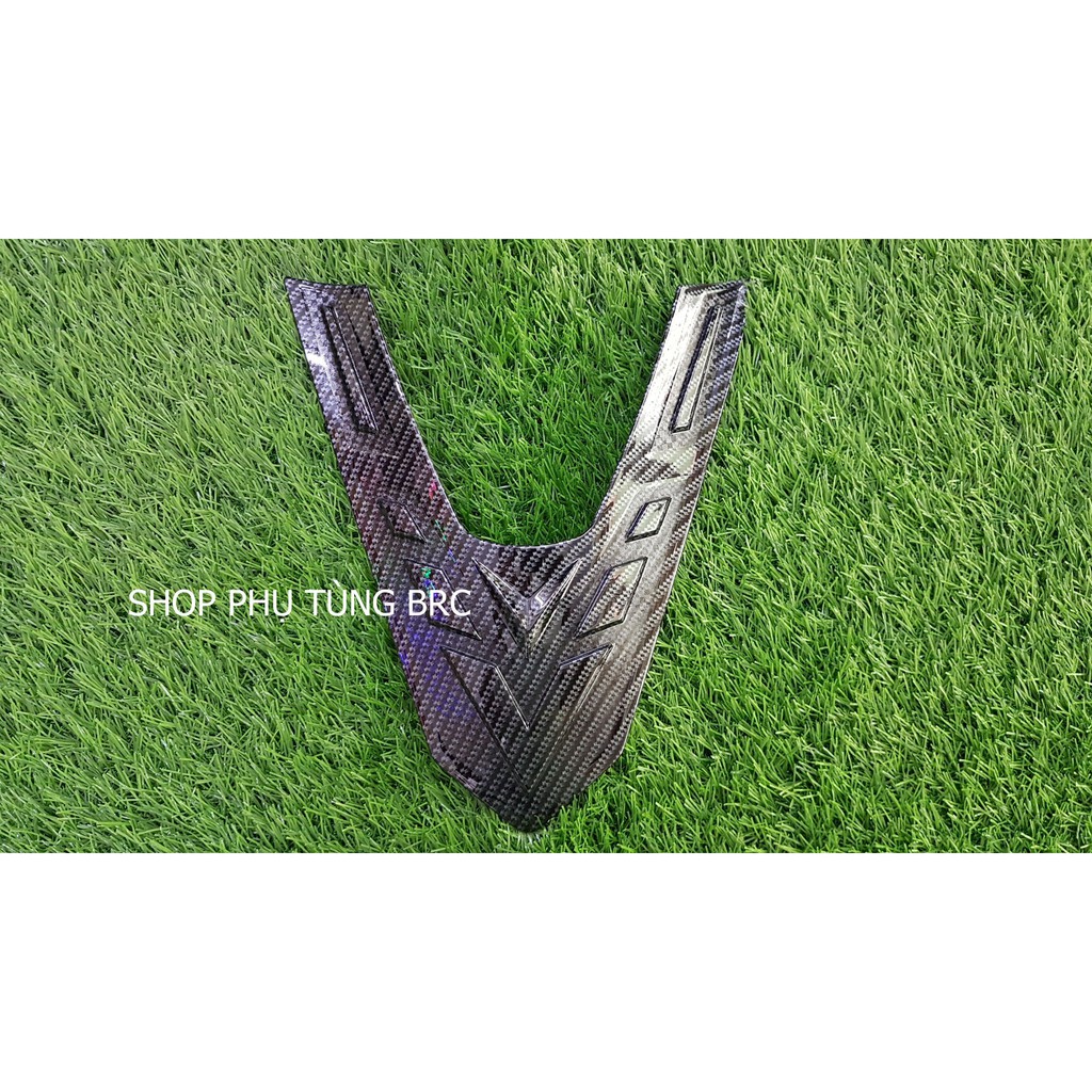 Ốp mặt nạ dưới phủ cacbon xe sh 2020, 2021 trở lên.