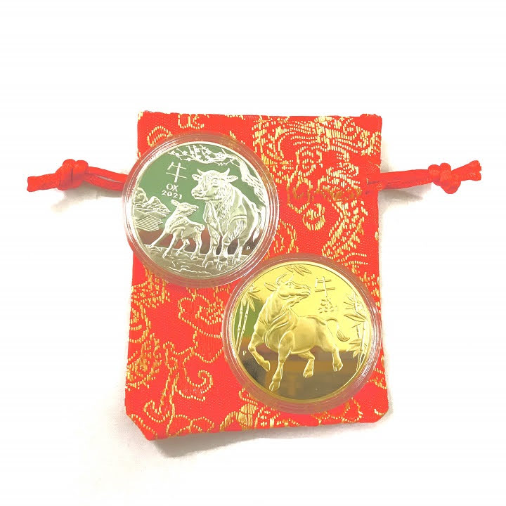 [HCM]Cặp Xu Hình Con Trâu Vàng Bạc Tặng Túi Gấm Màu: Niken mạ bạc và vàng Đường kính của móc khóa đồng xu là 5cm-TMT Collection-SP005029