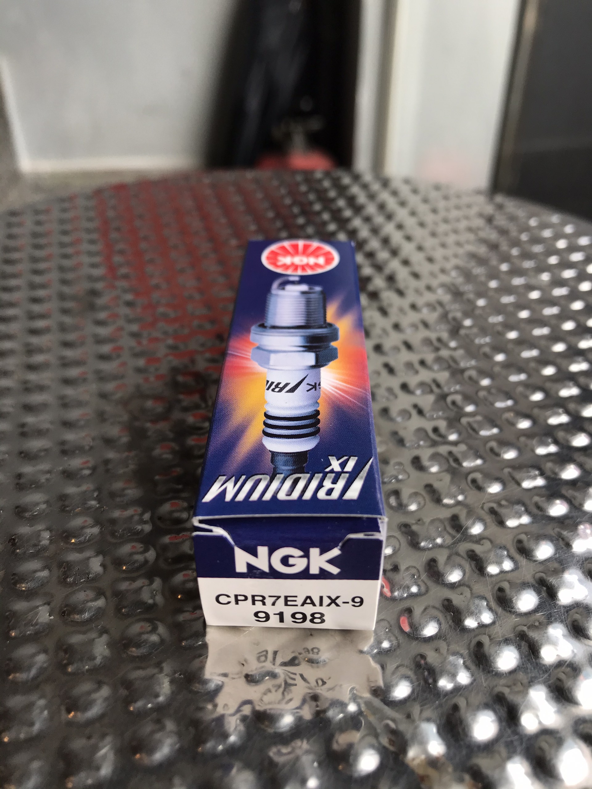 [Motoworld Phân Phối] Bugi NGK CPR7EAIX-9 Iridium